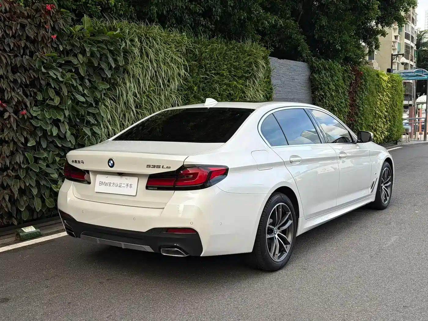 BMW 5 Series PHEV 2021 535Le Pioneer Edition M Sport Package — миниатюра 6
