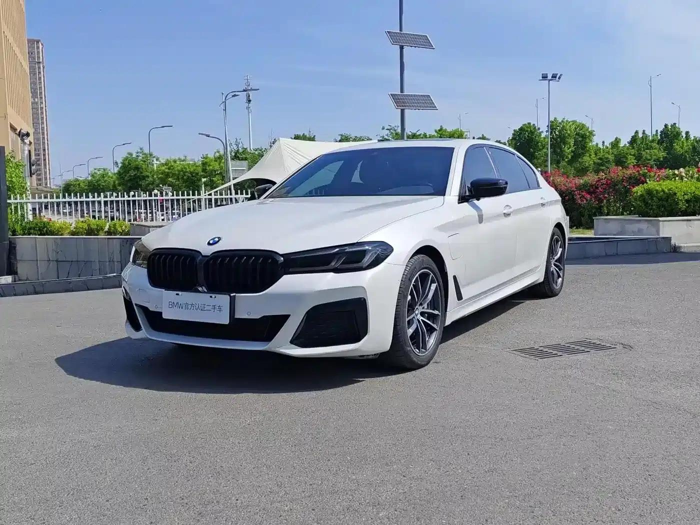BMW 5 Series PHEV 2021 535Le M Sport Package — миниатюра 1