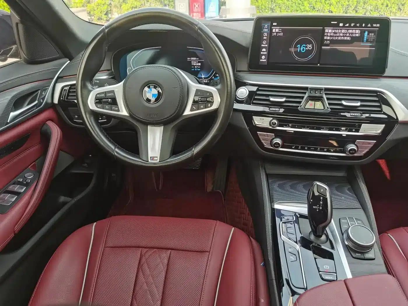 BMW 5 Series PHEV 2021 535Le M Sport Package — миниатюра 11