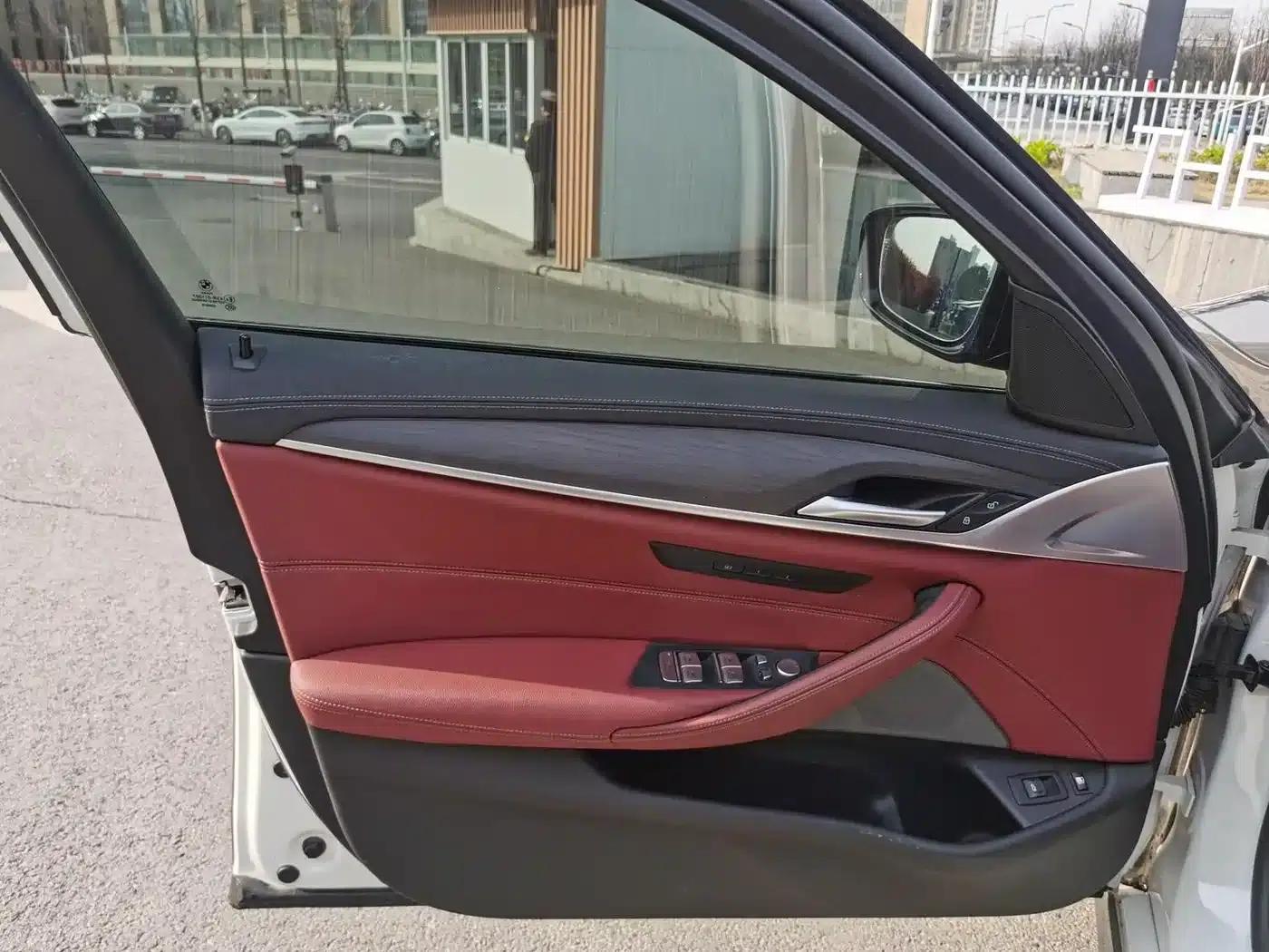 BMW 5 Series PHEV 2021 535Le M Sport Package — миниатюра 9