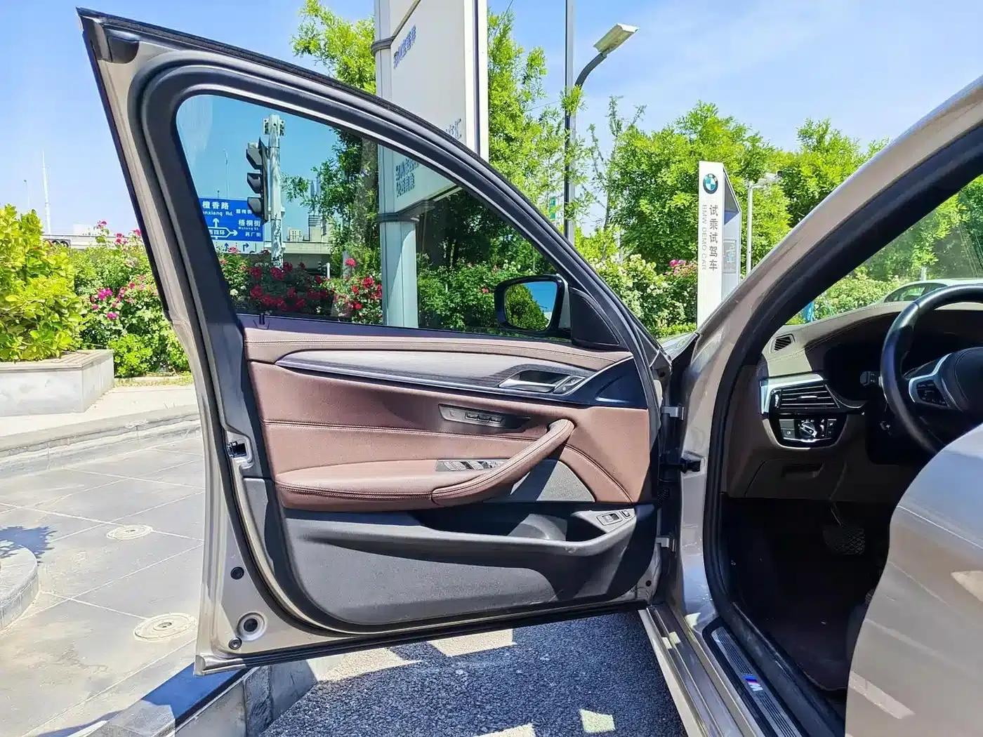 BMW 5 Series PHEV 2021 Facelift 535Le M Sport Package — миниатюра 19