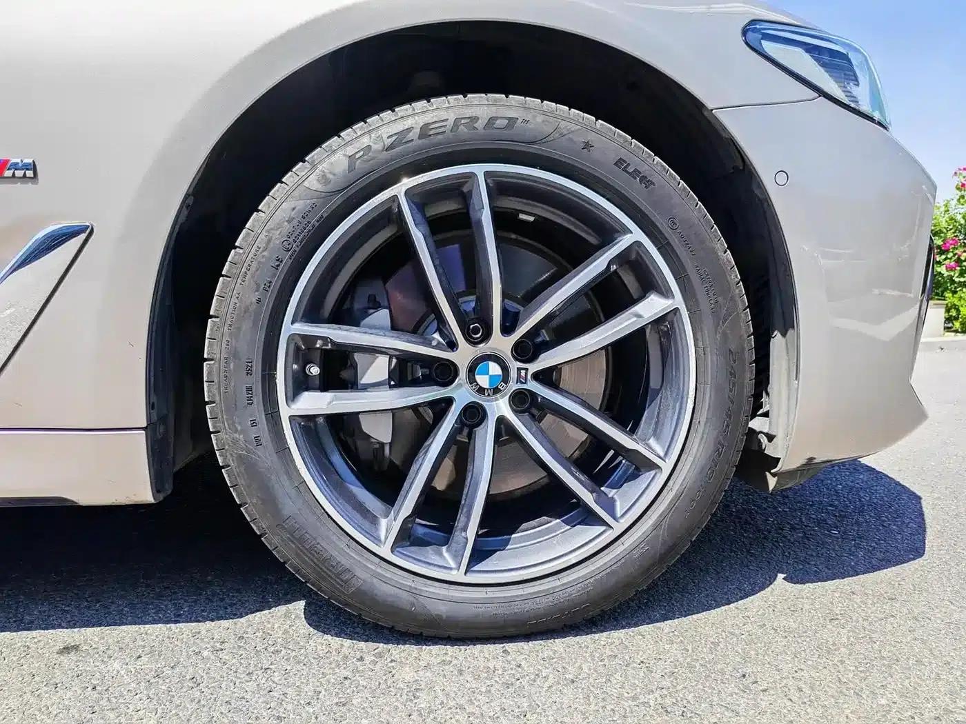 BMW 5 Series PHEV 2021 Facelift 535Le M Sport Package — миниатюра 9