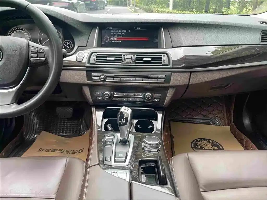 BMW 5 Series PHEV 2015 530Le — миниатюра 19