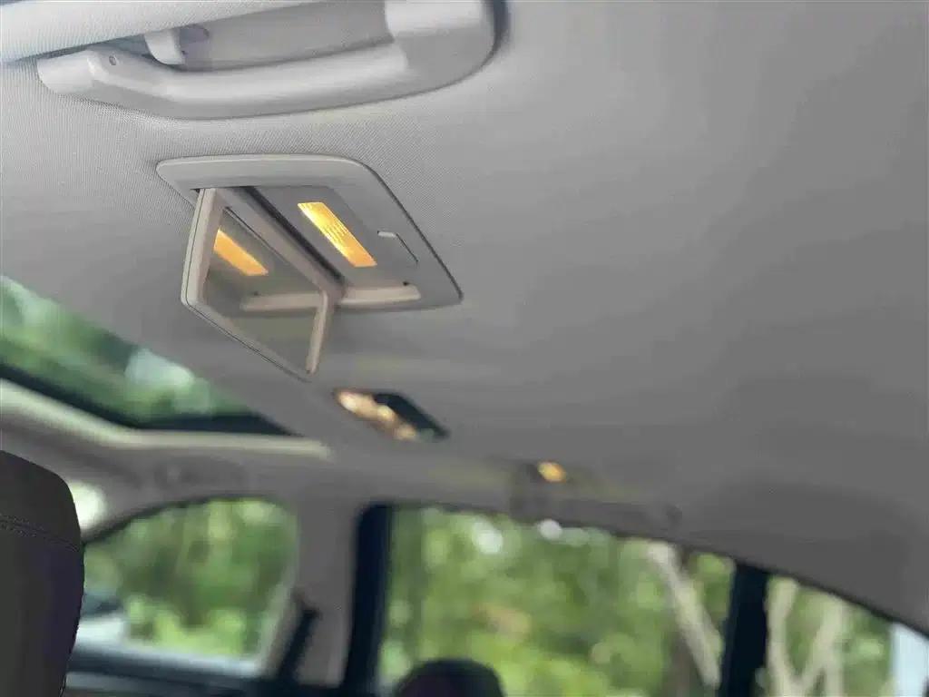 BMW 5 Series PHEV 2015 530Le — миниатюра 22
