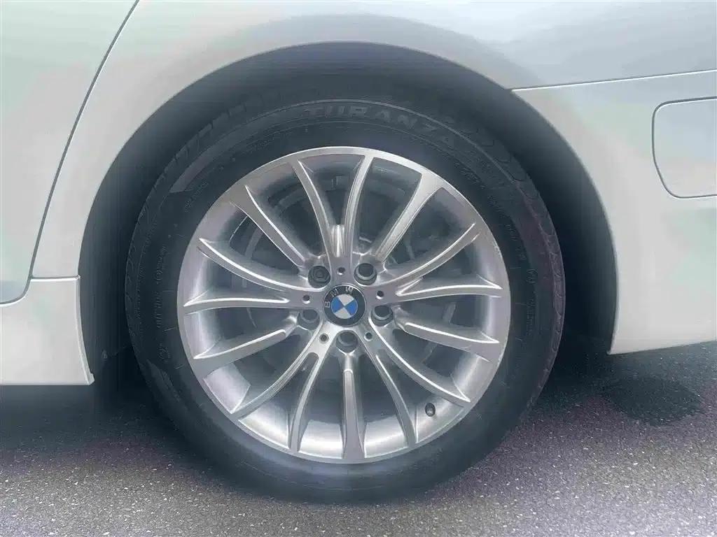 BMW 5 Series PHEV 2015 530Le — миниатюра 26