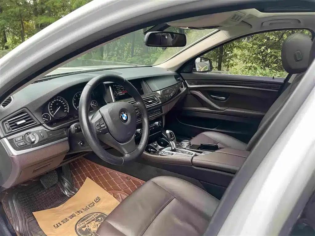 BMW 5 Series PHEV 2015 530Le — миниатюра 10