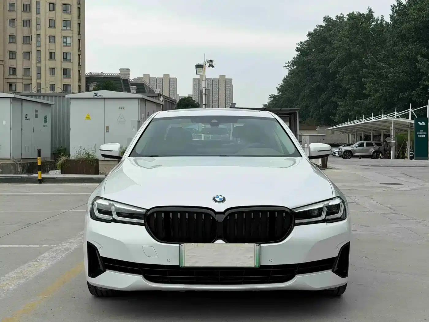 BMW 5 Series PHEV 2021 535Le Luxury Package — миниатюра 2