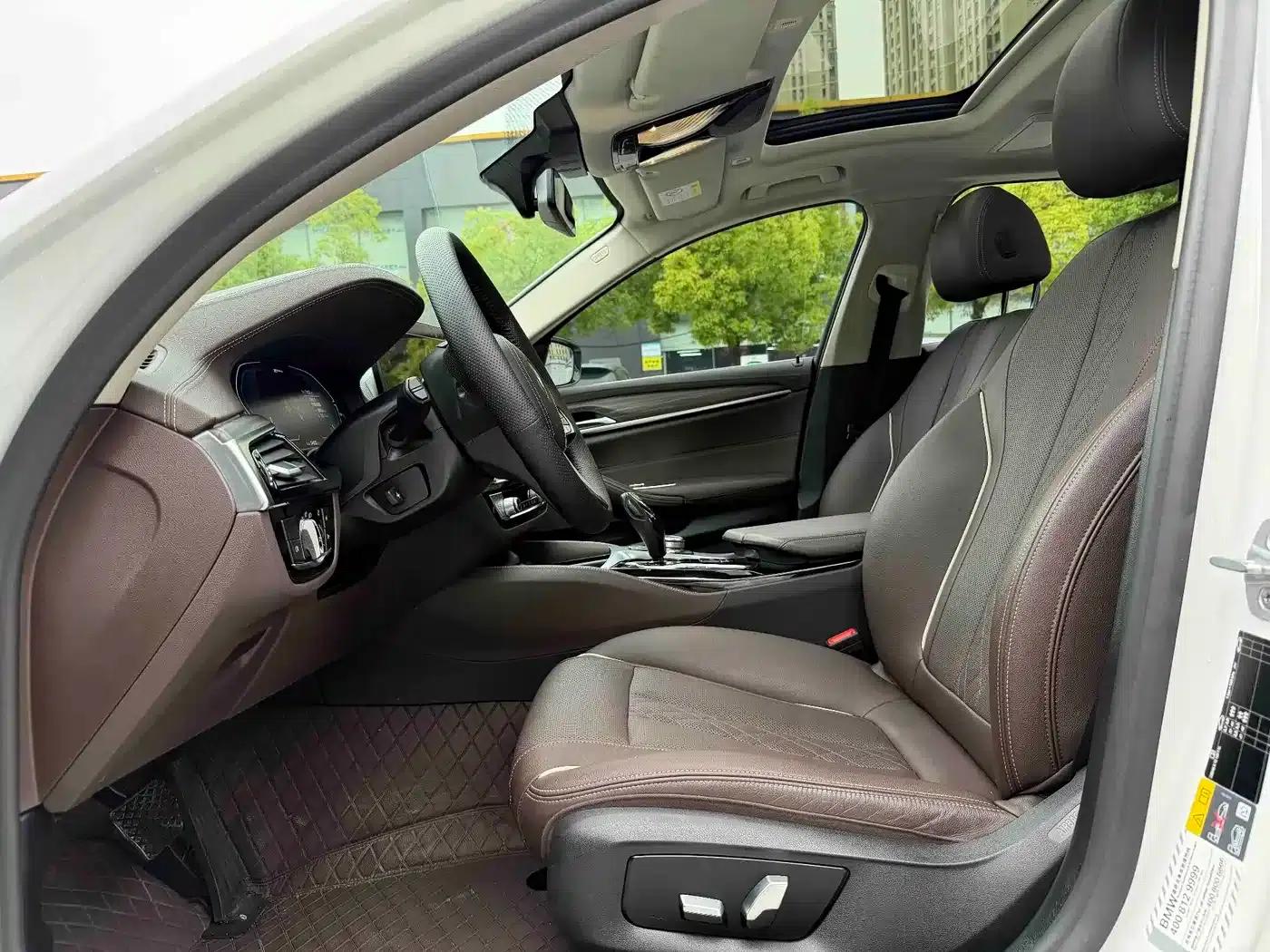 BMW 5 Series PHEV 2021 535Le Luxury Package — миниатюра 10