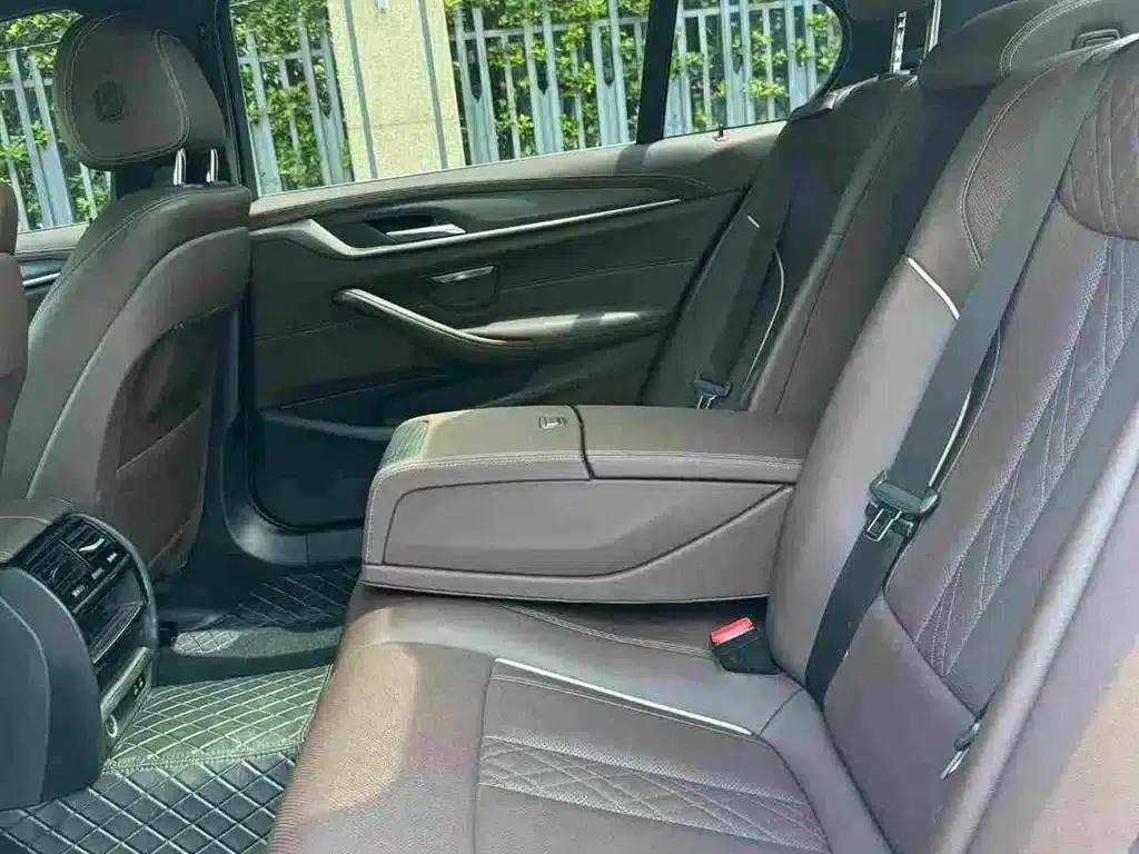 BMW 5 Series PHEV 2021 535Le M Sport Package — миниатюра 10