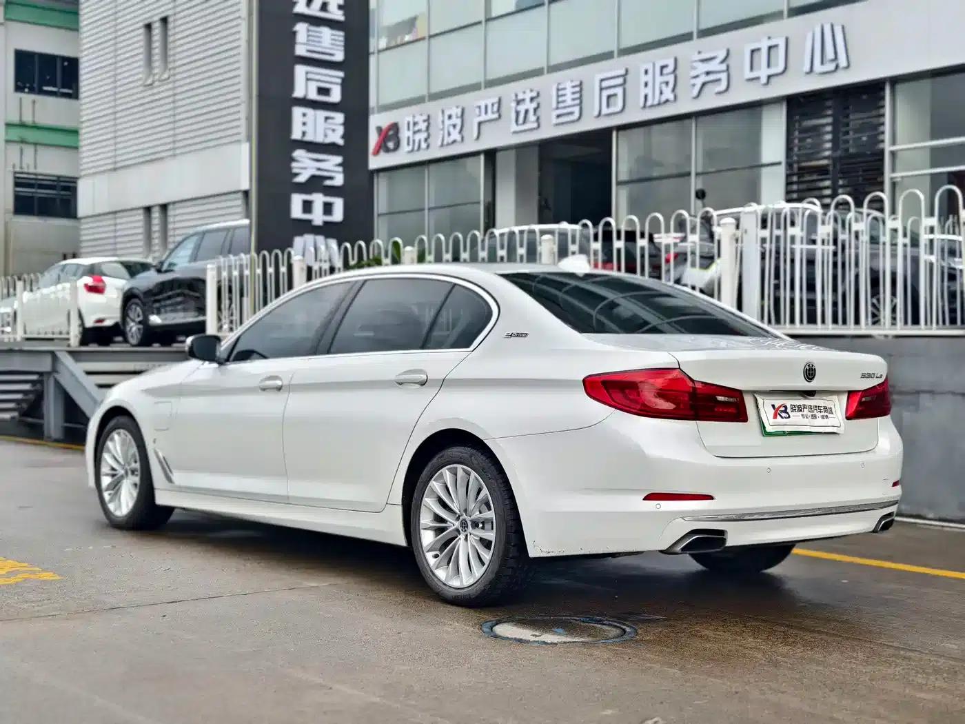 BMW 5 Series PHEV 2019 530Le Luxury Package — миниатюра 5