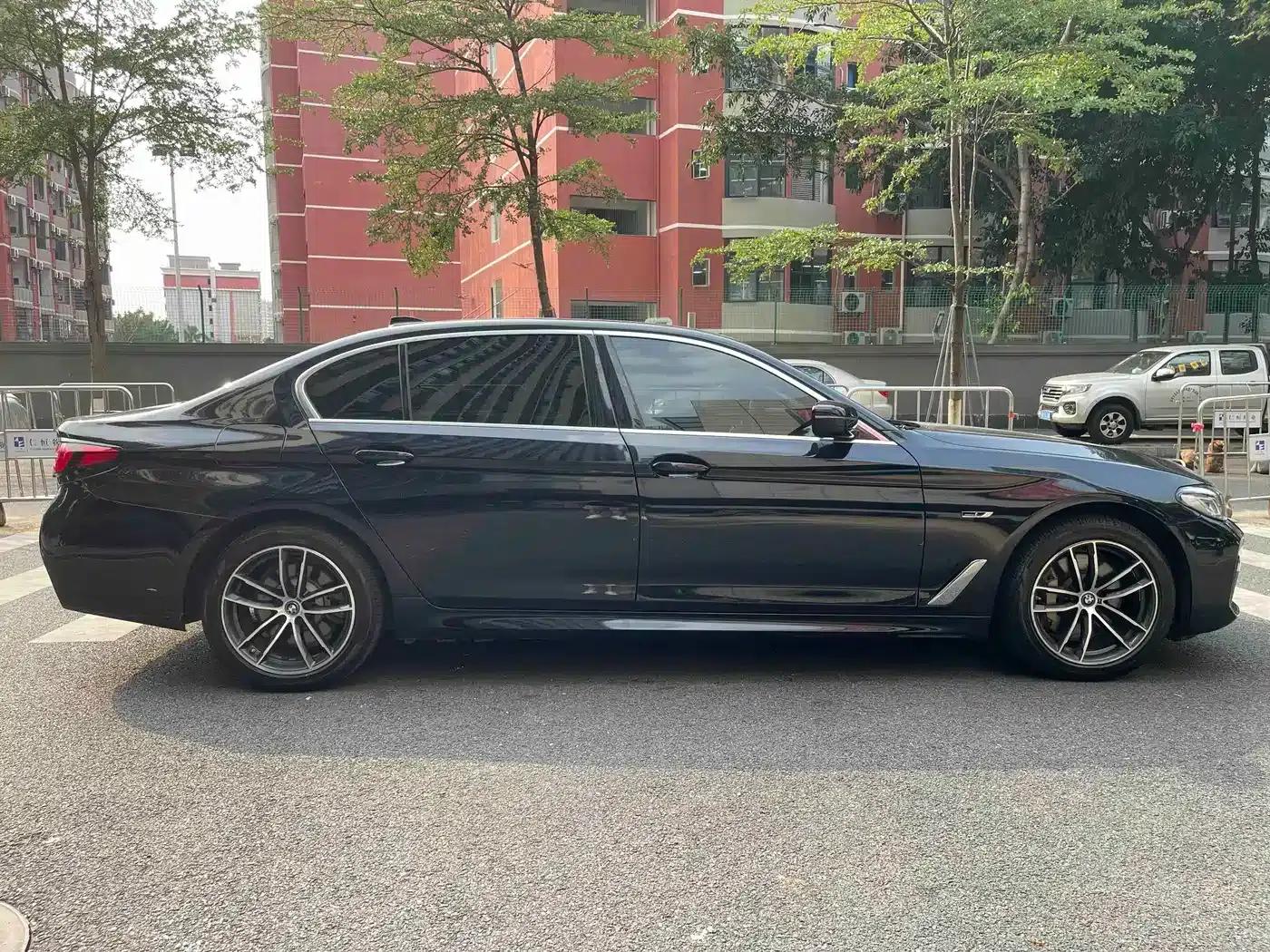 BMW 5 Series PHEV 2021 535Le M Sport Package — миниатюра 8