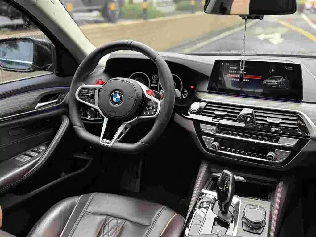 BMW 5 Series PHEV 2019 530Le Luxury Package — миниатюра 6