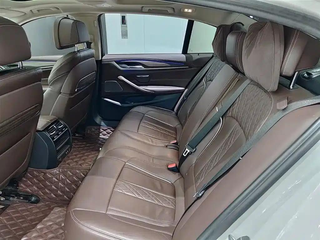 BMW 5 Series PHEV 2020 530Le Pioneer Edition — миниатюра 8