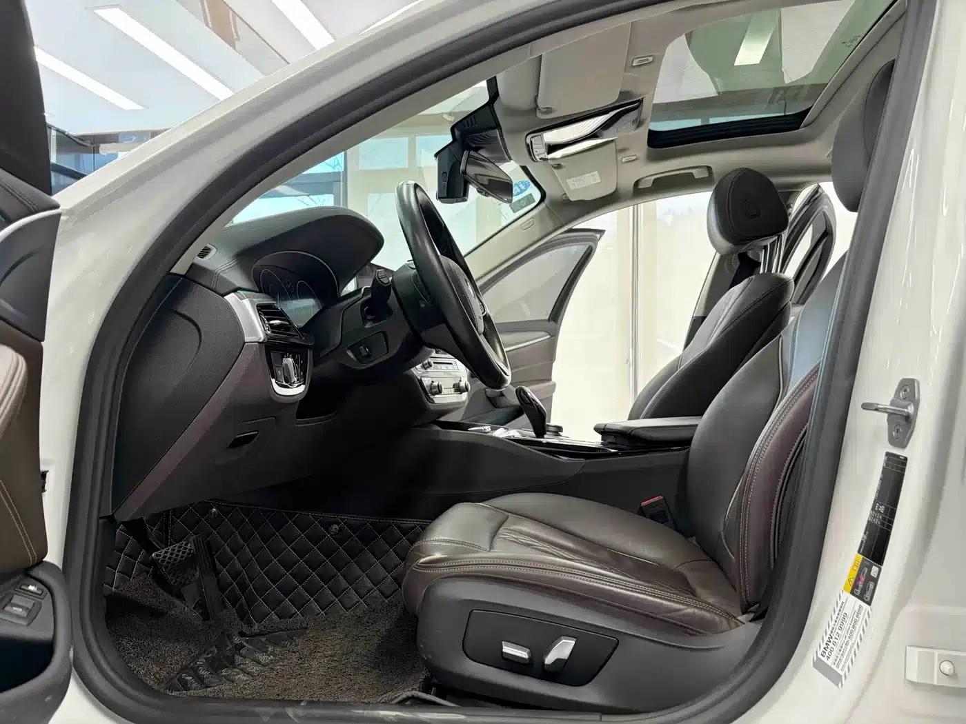 BMW 5 Series PHEV 2019 Facelift 530Le Luxury Package — миниатюра 3