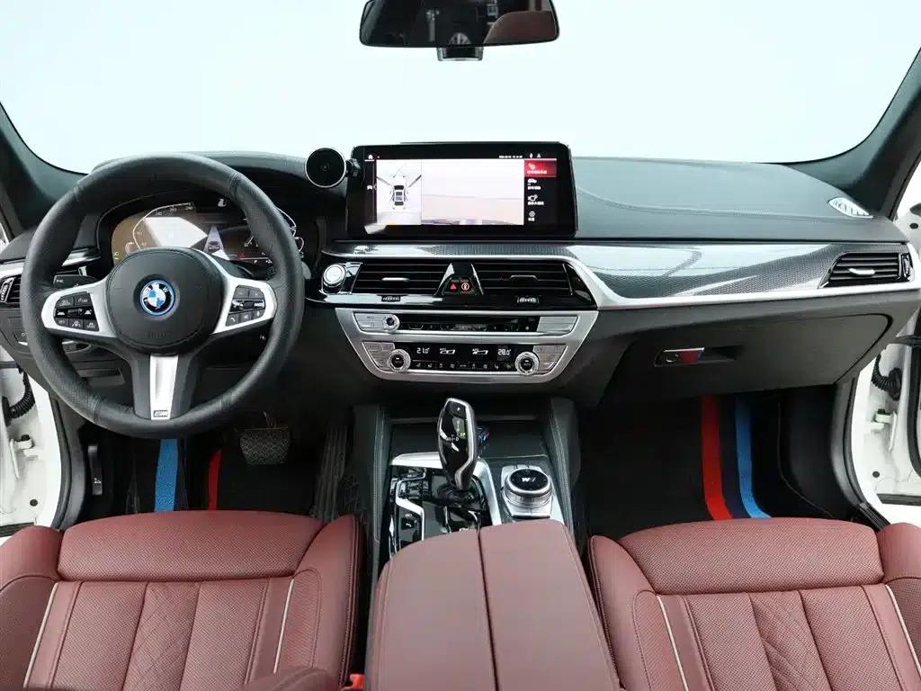 BMW 5 Series PHEV 2022 Facelift 535Le Pioneer Edition M Sport Package — миниатюра 14