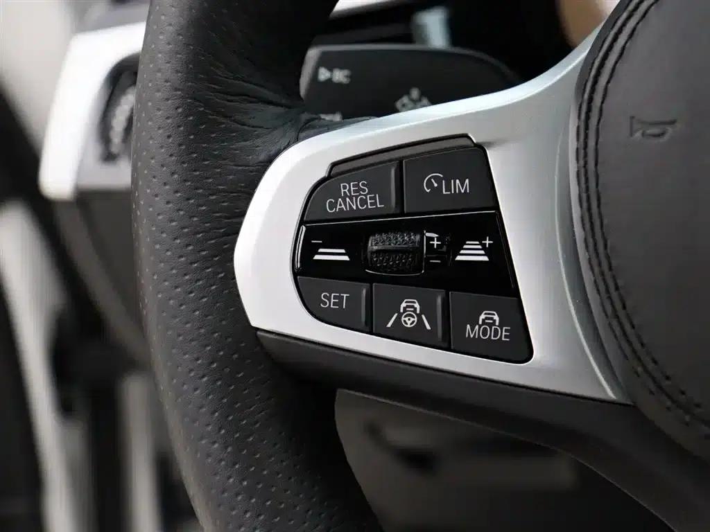 BMW 5 Series PHEV 2022 Facelift 535Le Pioneer Edition M Sport Package — миниатюра 16