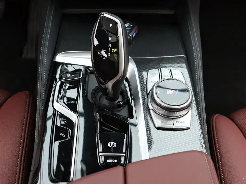 BMW 5 Series PHEV 2022 Facelift 535Le Pioneer Edition M Sport Package — миниатюра 20