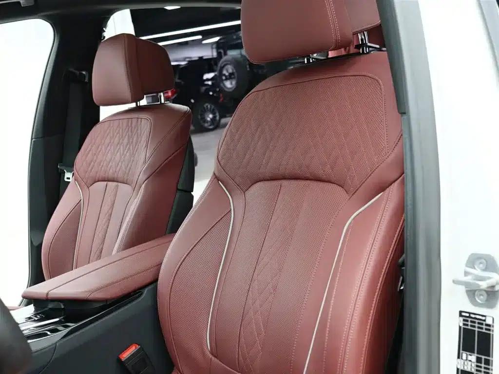 BMW 5 Series PHEV 2022 Facelift 535Le Pioneer Edition M Sport Package — миниатюра 3
