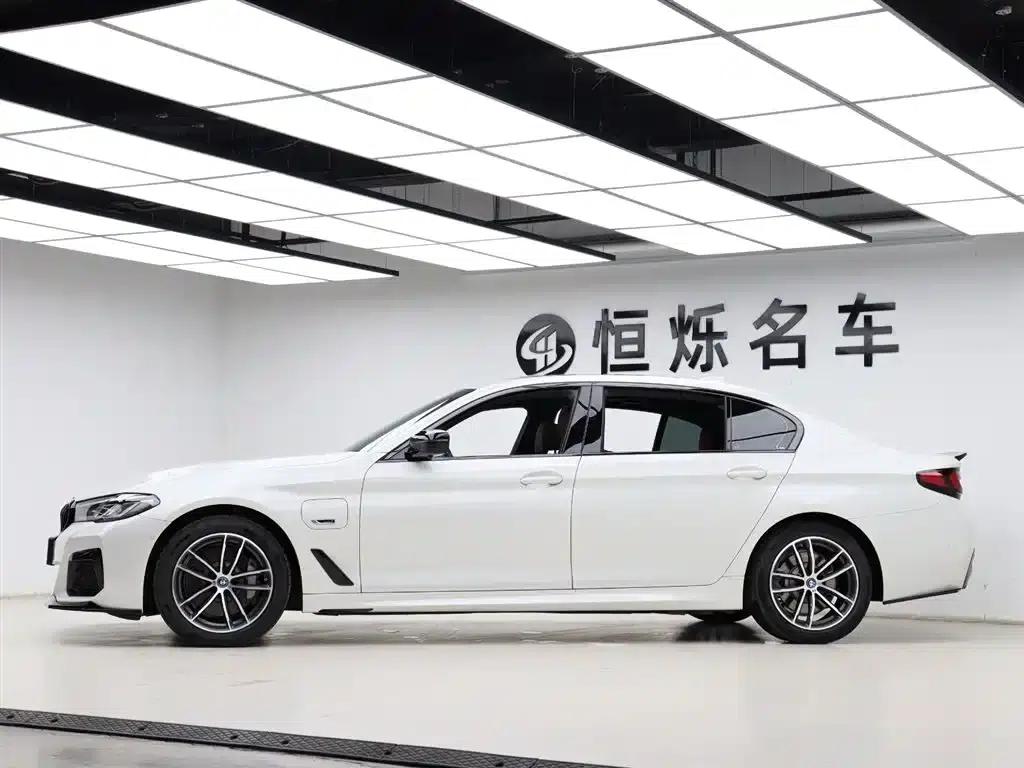 BMW 5 Series PHEV 2022 Facelift 535Le Pioneer Edition M Sport Package — миниатюра 29