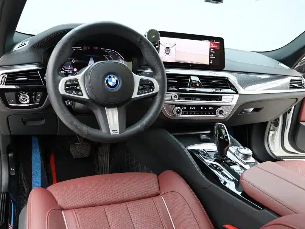 BMW 5 Series PHEV 2022 Facelift 535Le Pioneer Edition M Sport Package — миниатюра 9