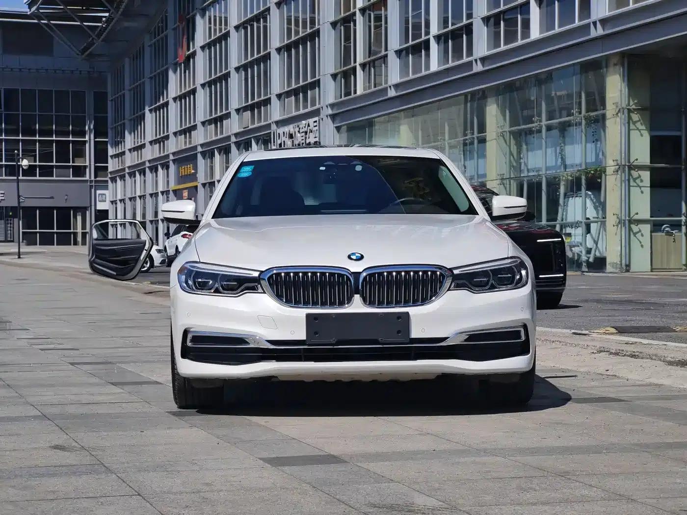 BMW 5 Series PHEV 2020 530Le Luxury Package — миниатюра 2