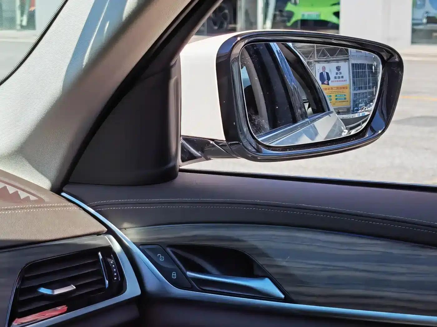 BMW 5 Series PHEV 2020 530Le Luxury Package — миниатюра 18