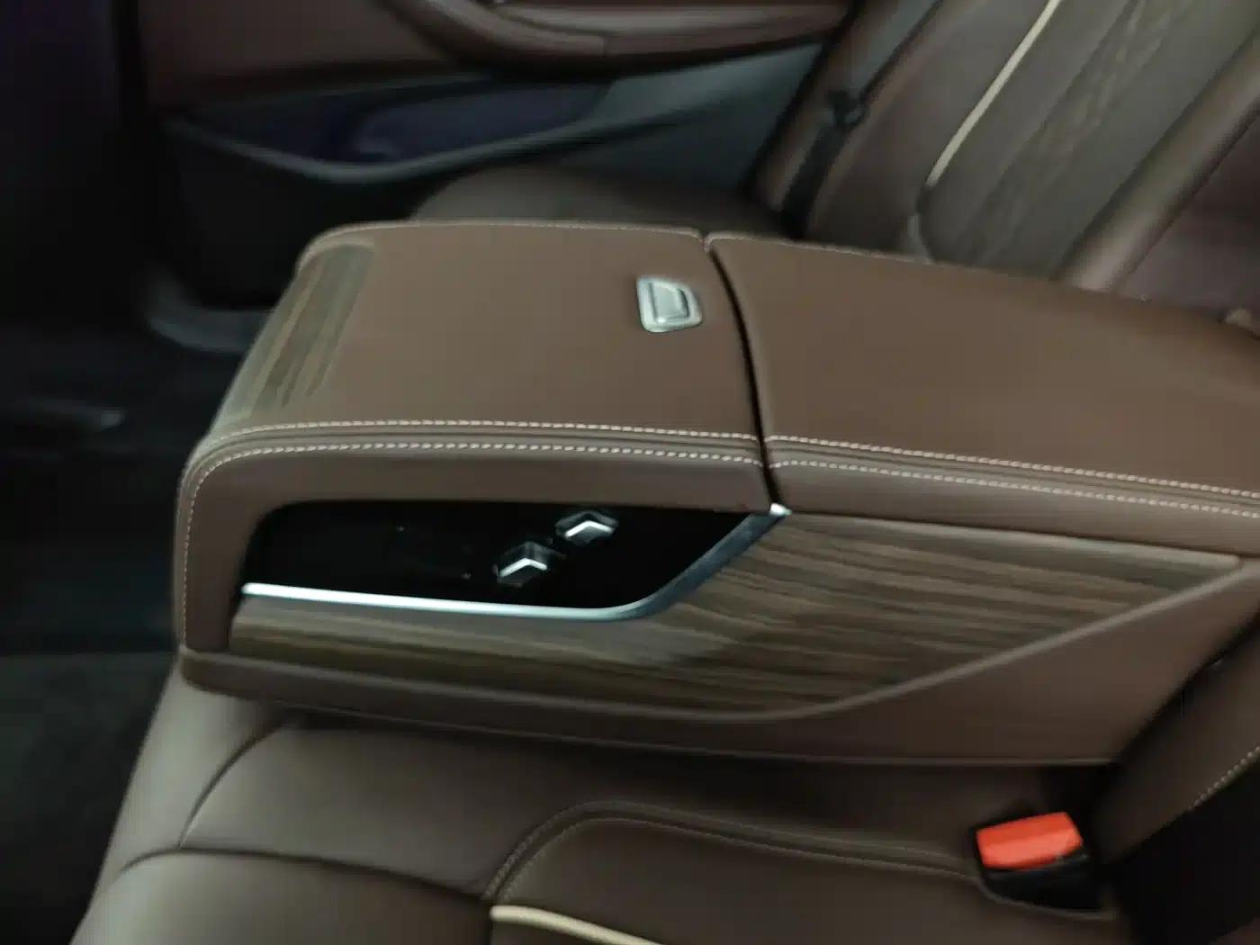 BMW 5 Series PHEV 2020 530Le Luxury Package — миниатюра 19