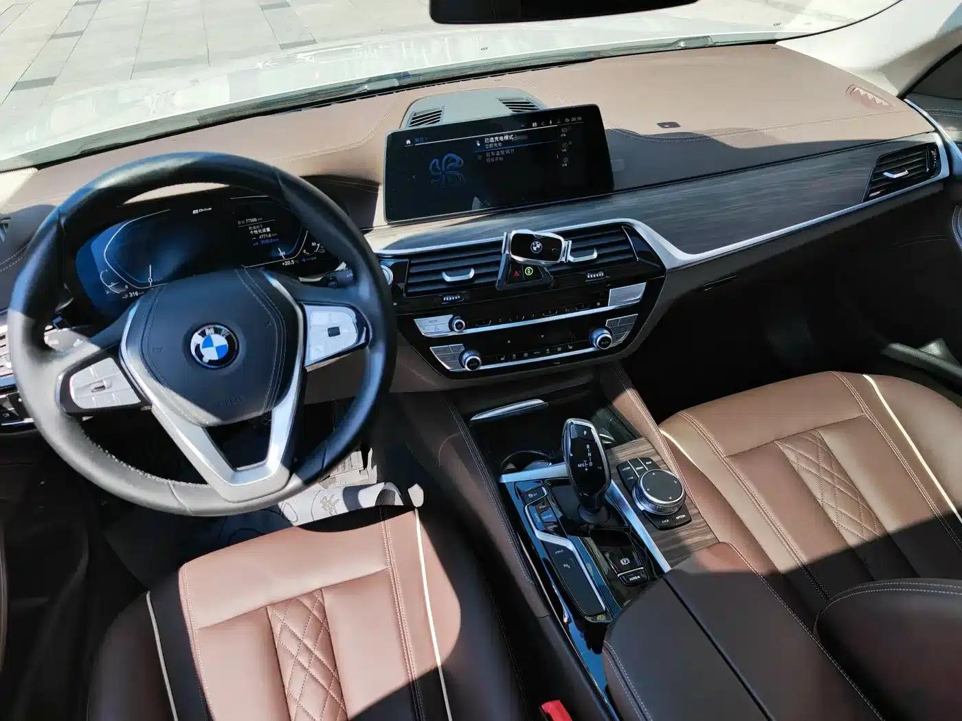 BMW 5 Series PHEV 2020 530Le Luxury Package — миниатюра 9