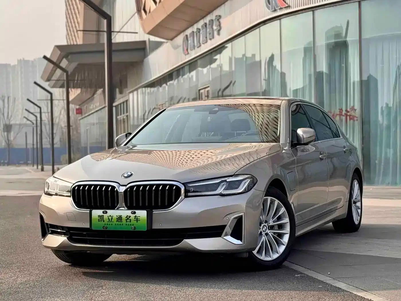 BMW 5 Series PHEV 2021 535Le Luxury Package — миниатюра 1