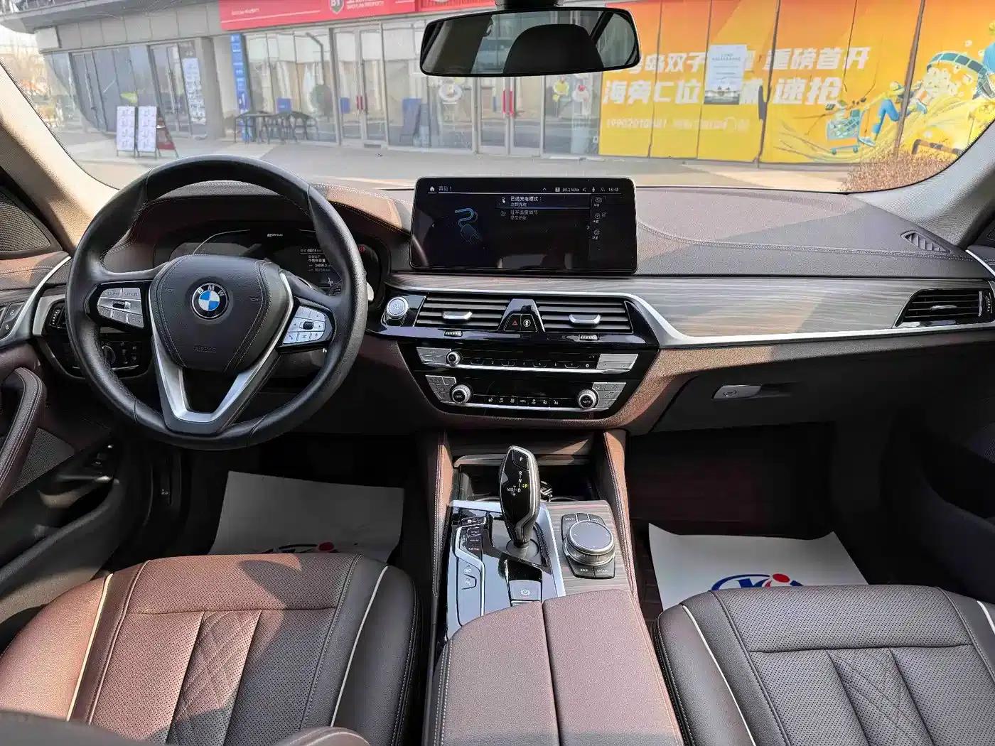 BMW 5 Series PHEV 2021 535Le Luxury Package — миниатюра 9