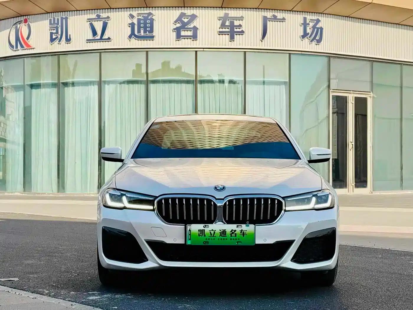 BMW 5 Series PHEV 2022 Facelift 535Le M Sport Package — миниатюра 2