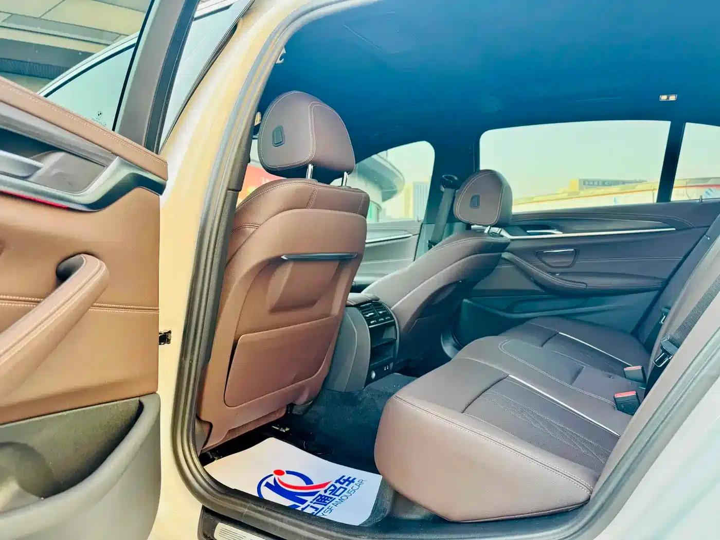 BMW 5 Series PHEV 2022 Facelift 535Le M Sport Package — миниатюра 13