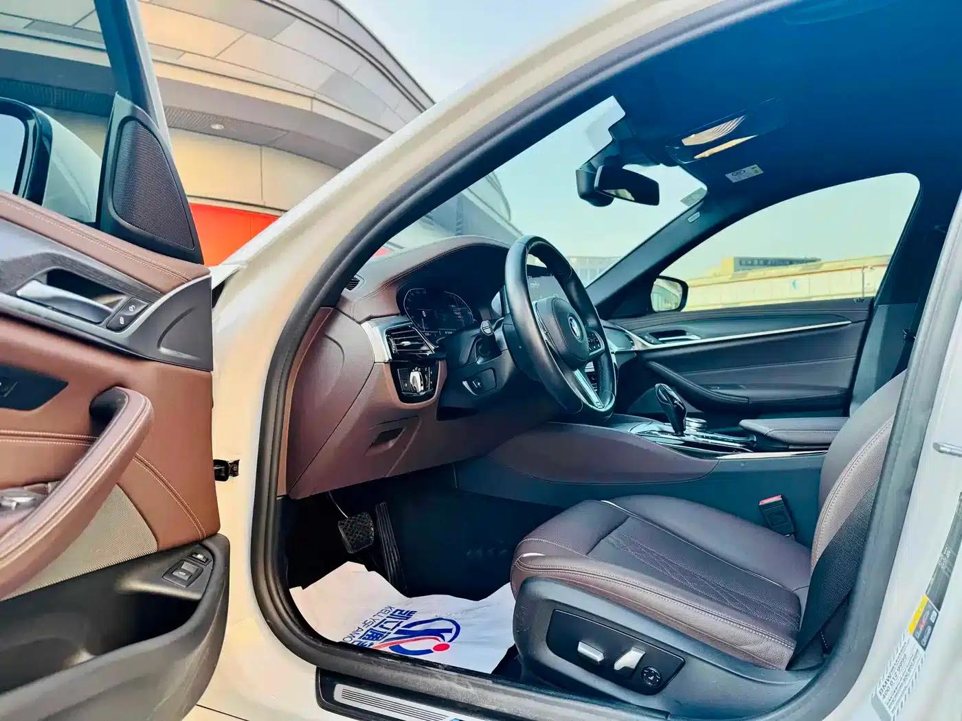 BMW 5 Series PHEV 2022 Facelift 535Le M Sport Package — миниатюра 6