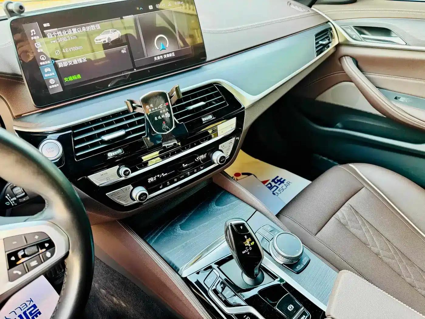 BMW 5 Series PHEV 2022 Facelift 535Le M Sport Package — миниатюра 9