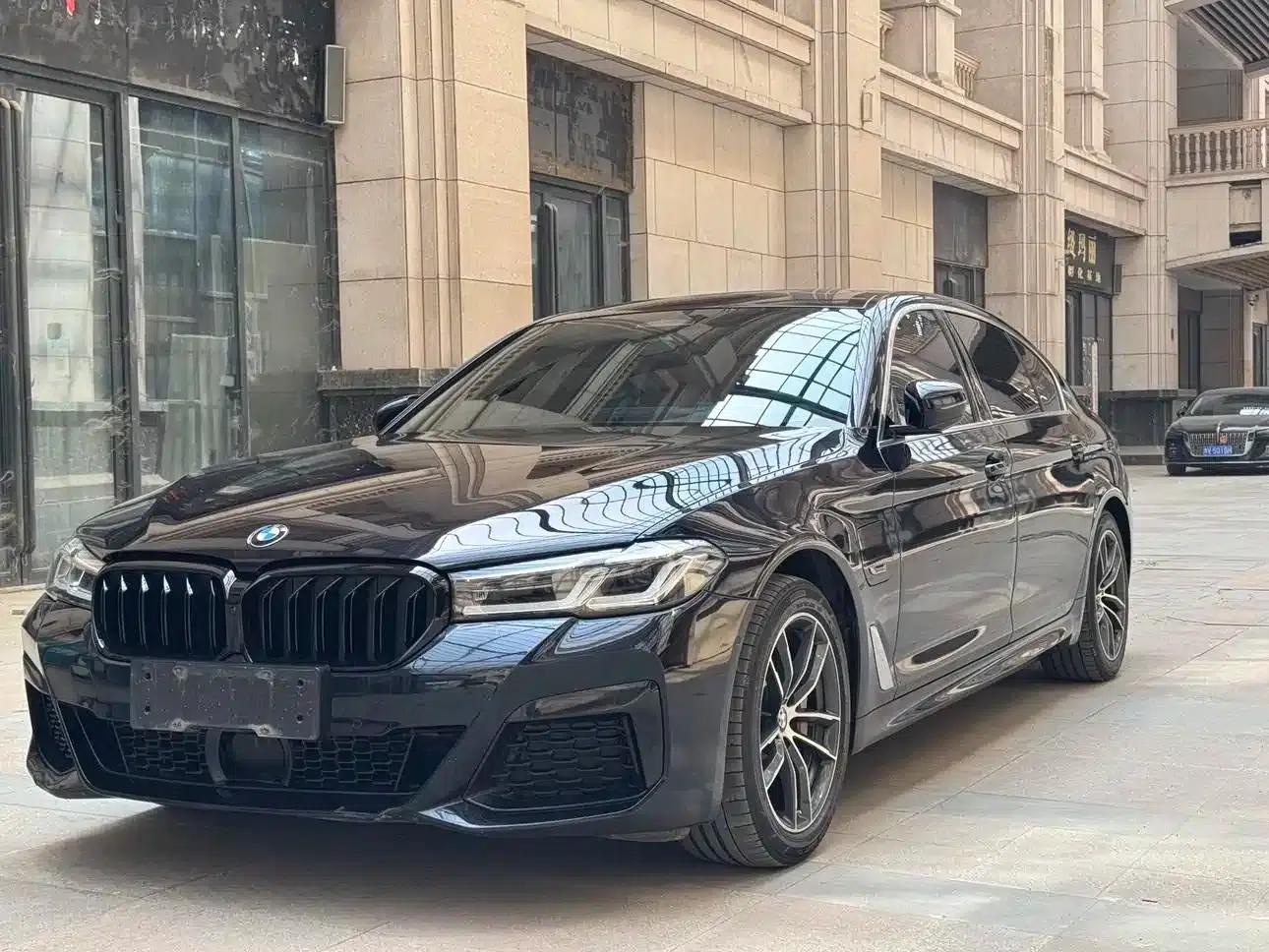 BMW 5 Series PHEV 2022 Facelift 535Le Pioneer Edition M Sport Package — миниатюра 1