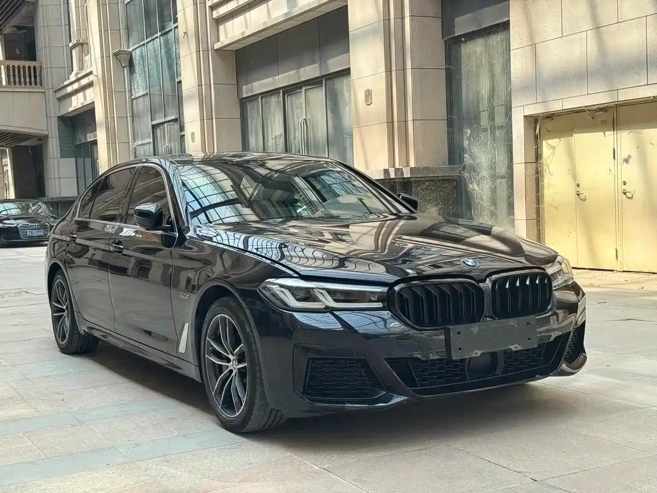 BMW 5 Series PHEV 2022 Facelift 535Le Pioneer Edition M Sport Package — миниатюра 2
