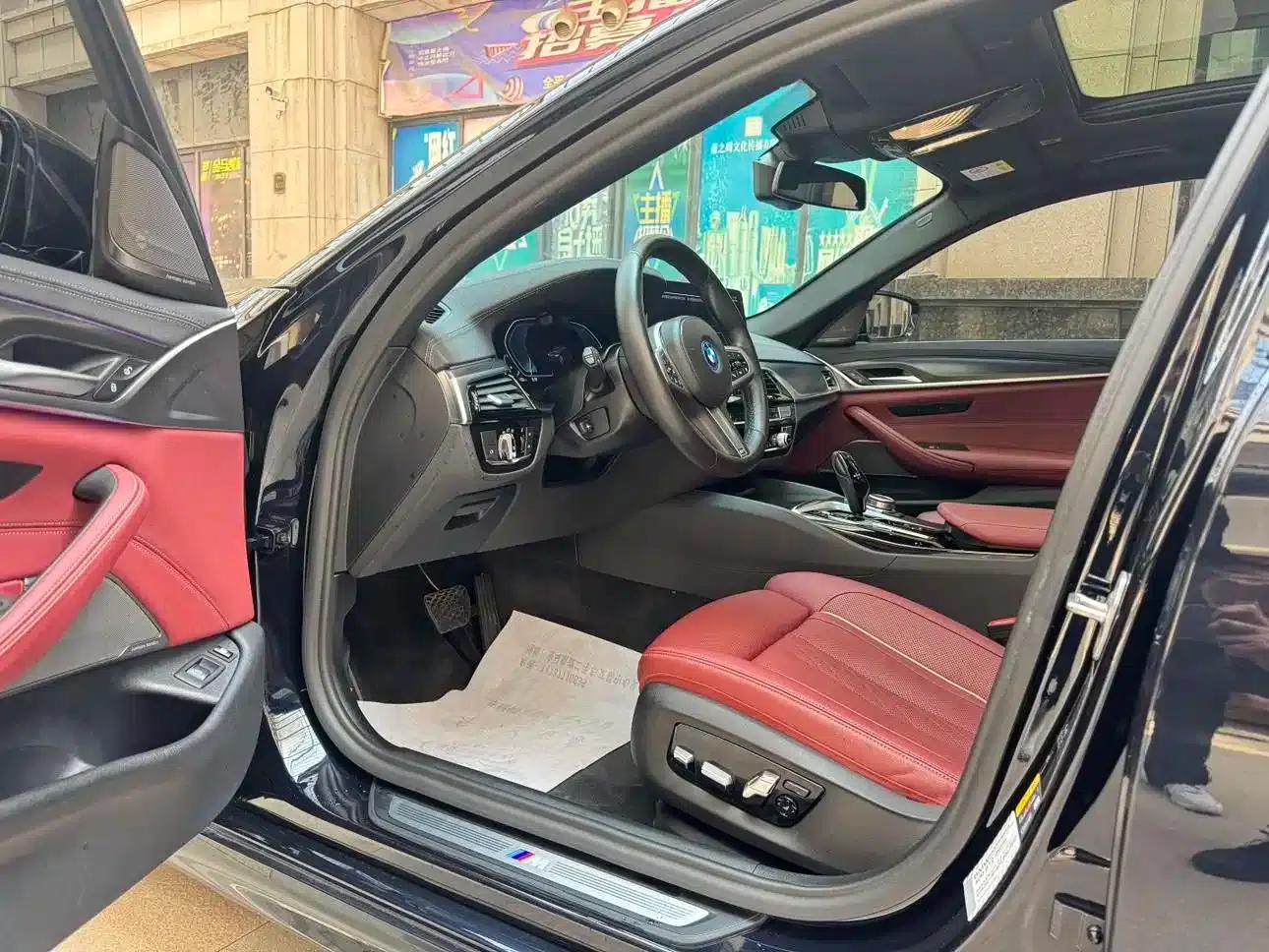 BMW 5 Series PHEV 2022 Facelift 535Le Pioneer Edition M Sport Package — миниатюра 8