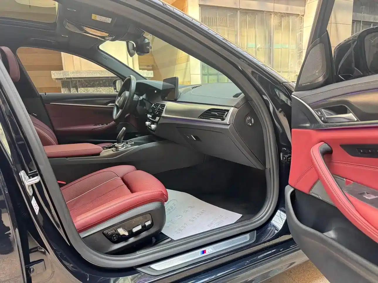 BMW 5 Series PHEV 2022 Facelift 535Le Pioneer Edition M Sport Package — миниатюра 10