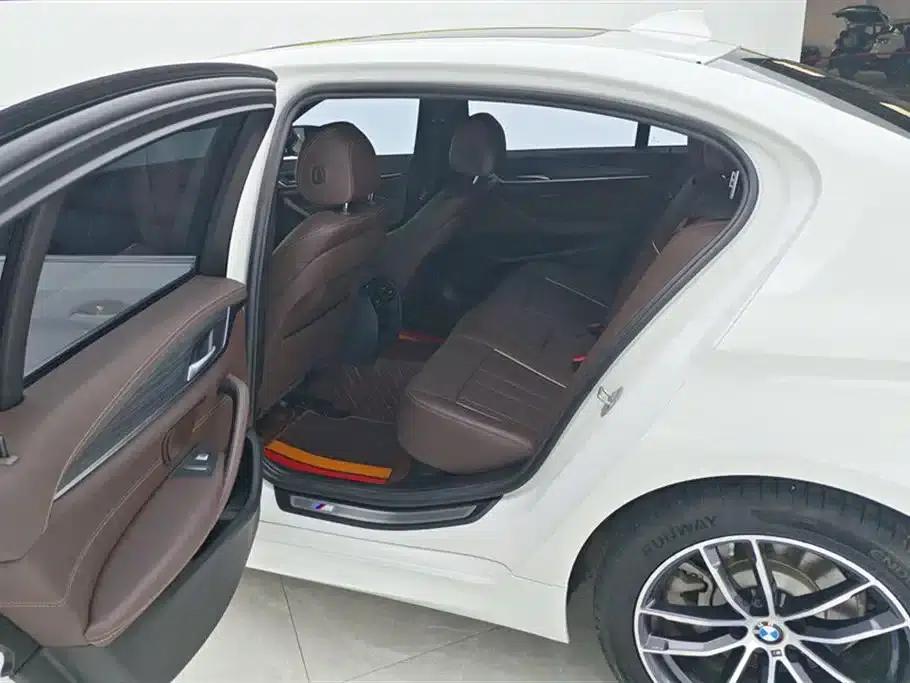 BMW 5 Series PHEV 2022 Facelift 535Le M Sport Package — миниатюра 11
