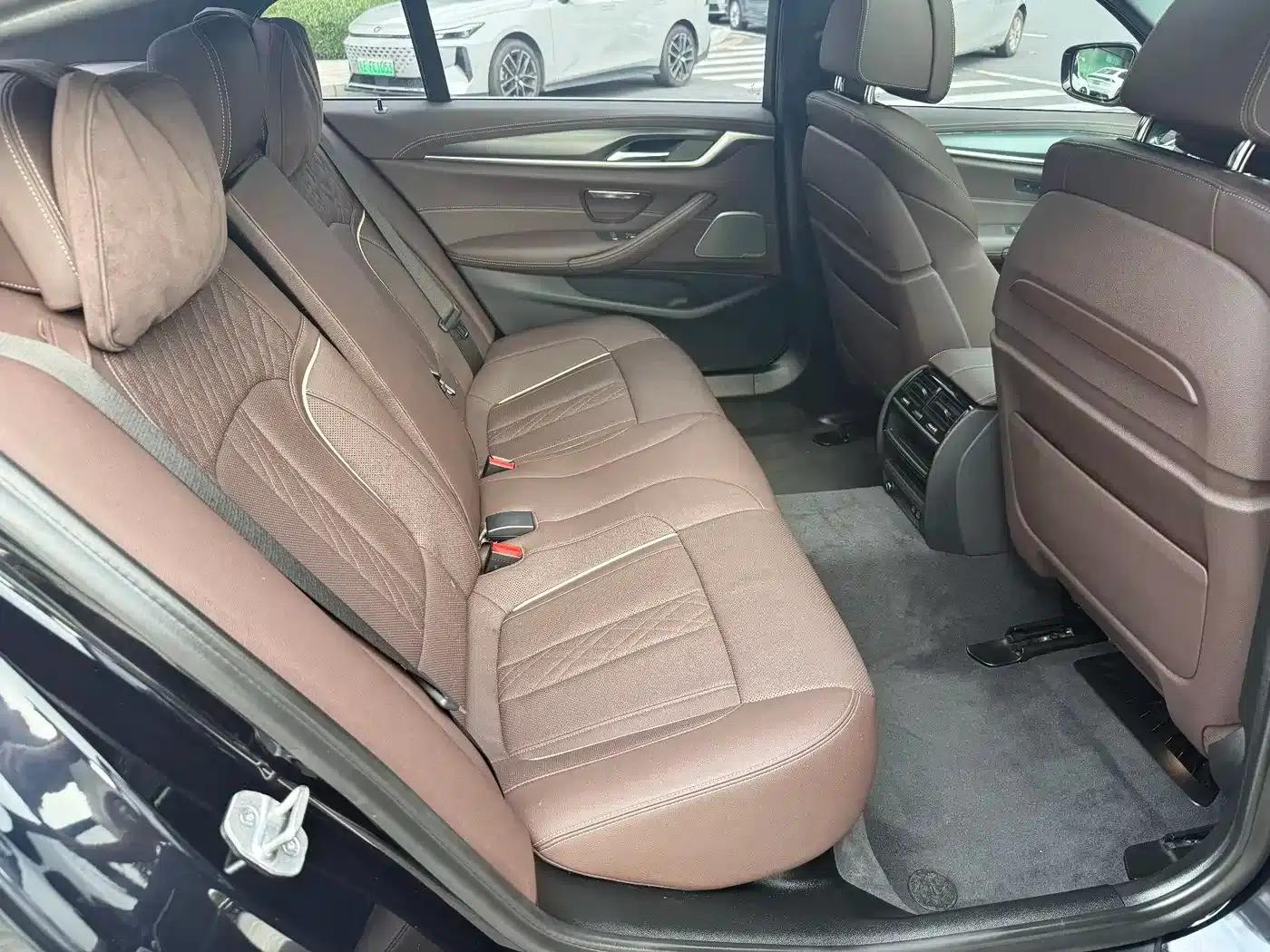 BMW 5 Series PHEV 2021 535Le Pioneer Edition M Sport Package — миниатюра 25