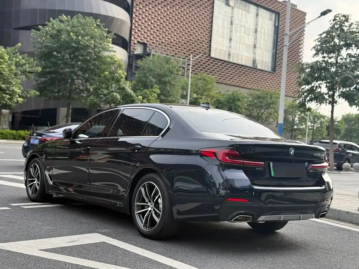 BMW 5 Series PHEV 2021 535Le Pioneer Edition M Sport Package — миниатюра 6