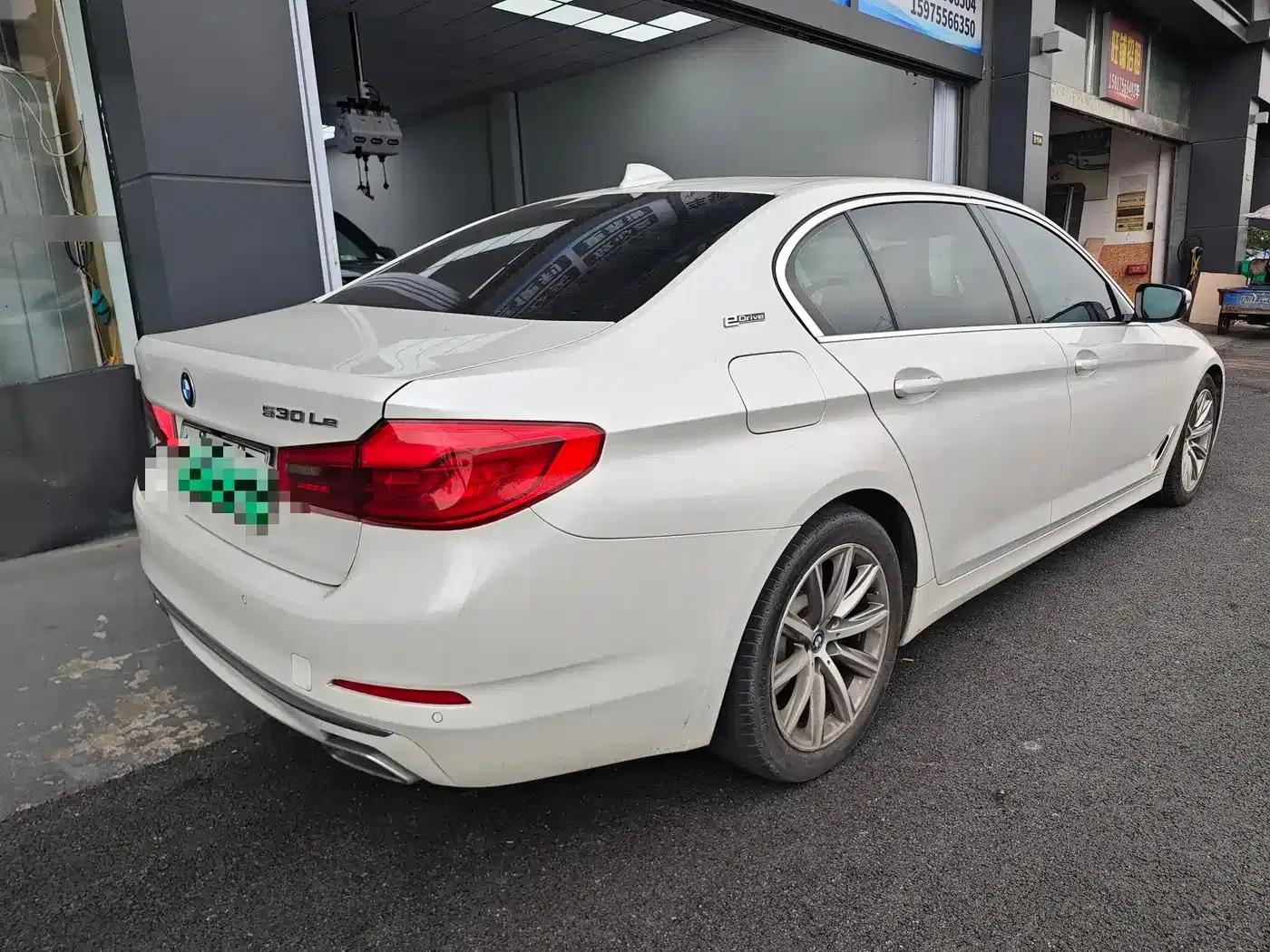 BMW 5 Series PHEV 2019 530Le Luxury Package — миниатюра 5