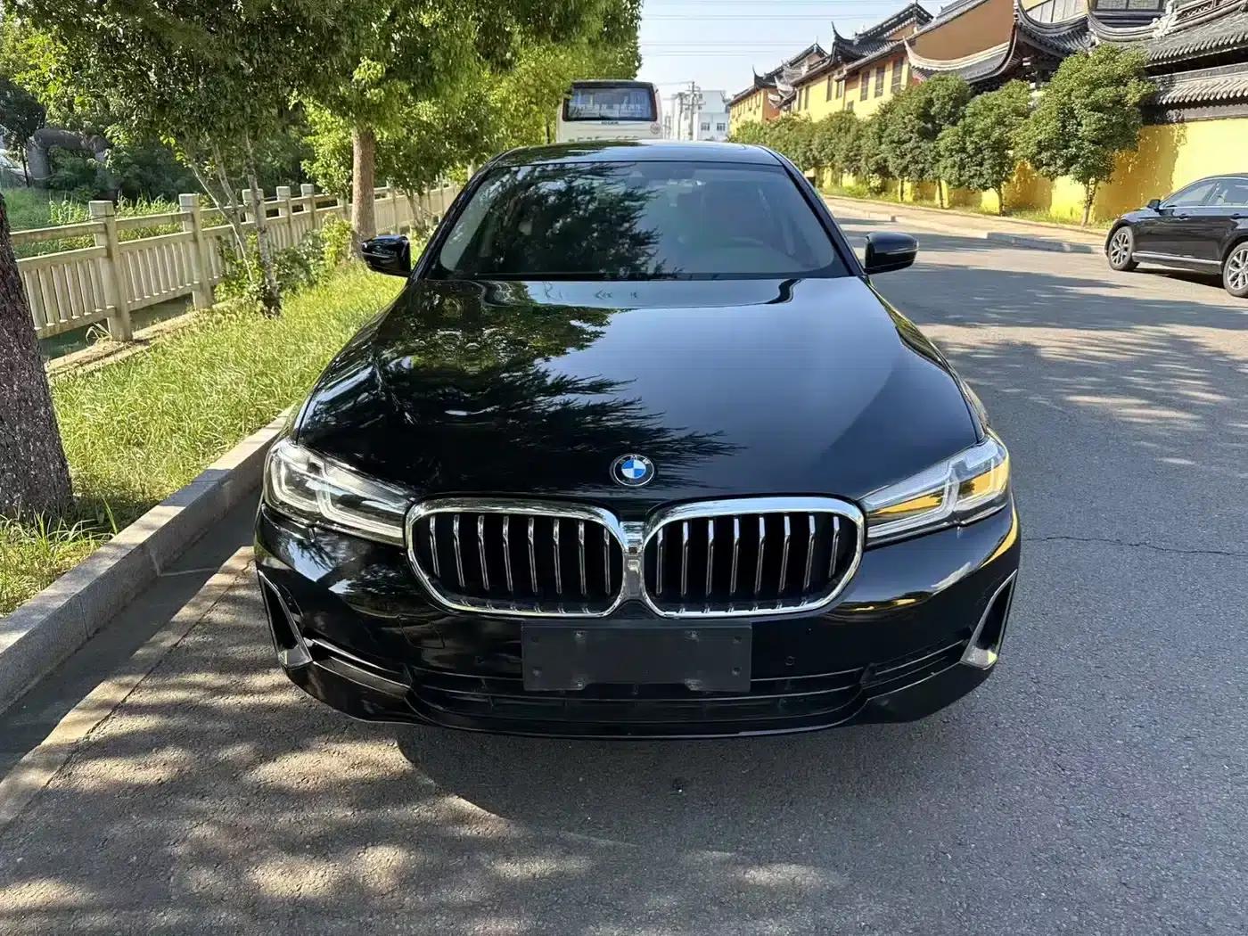 BMW 5 Series PHEV 2021 535Le M Sport Package — миниатюра 2