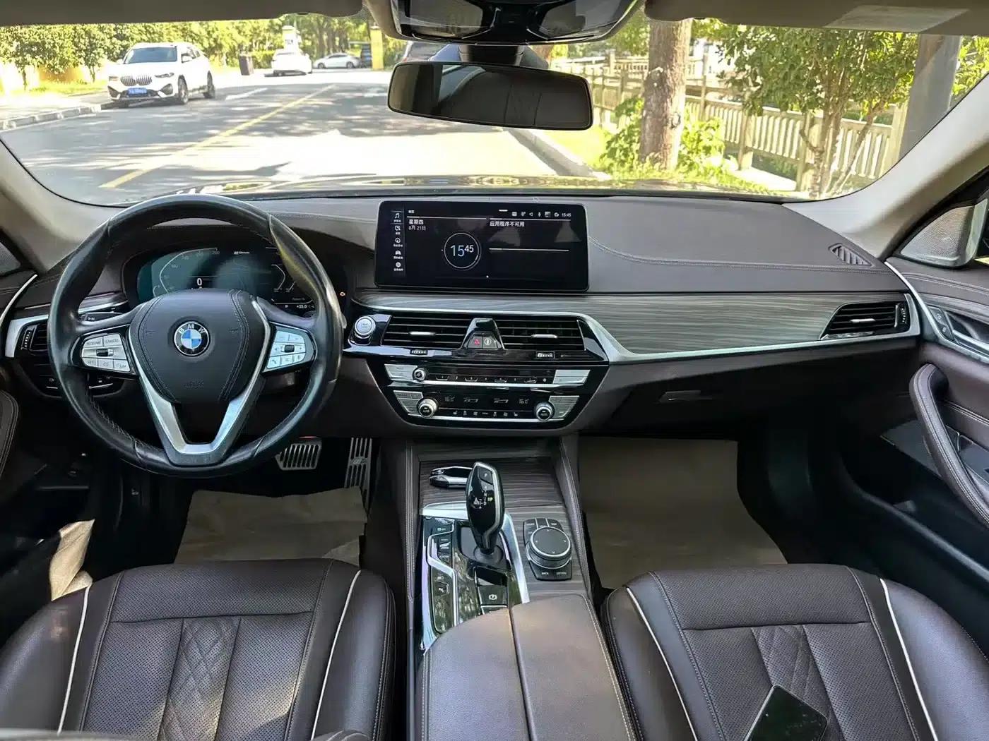 BMW 5 Series PHEV 2021 535Le M Sport Package — миниатюра 17