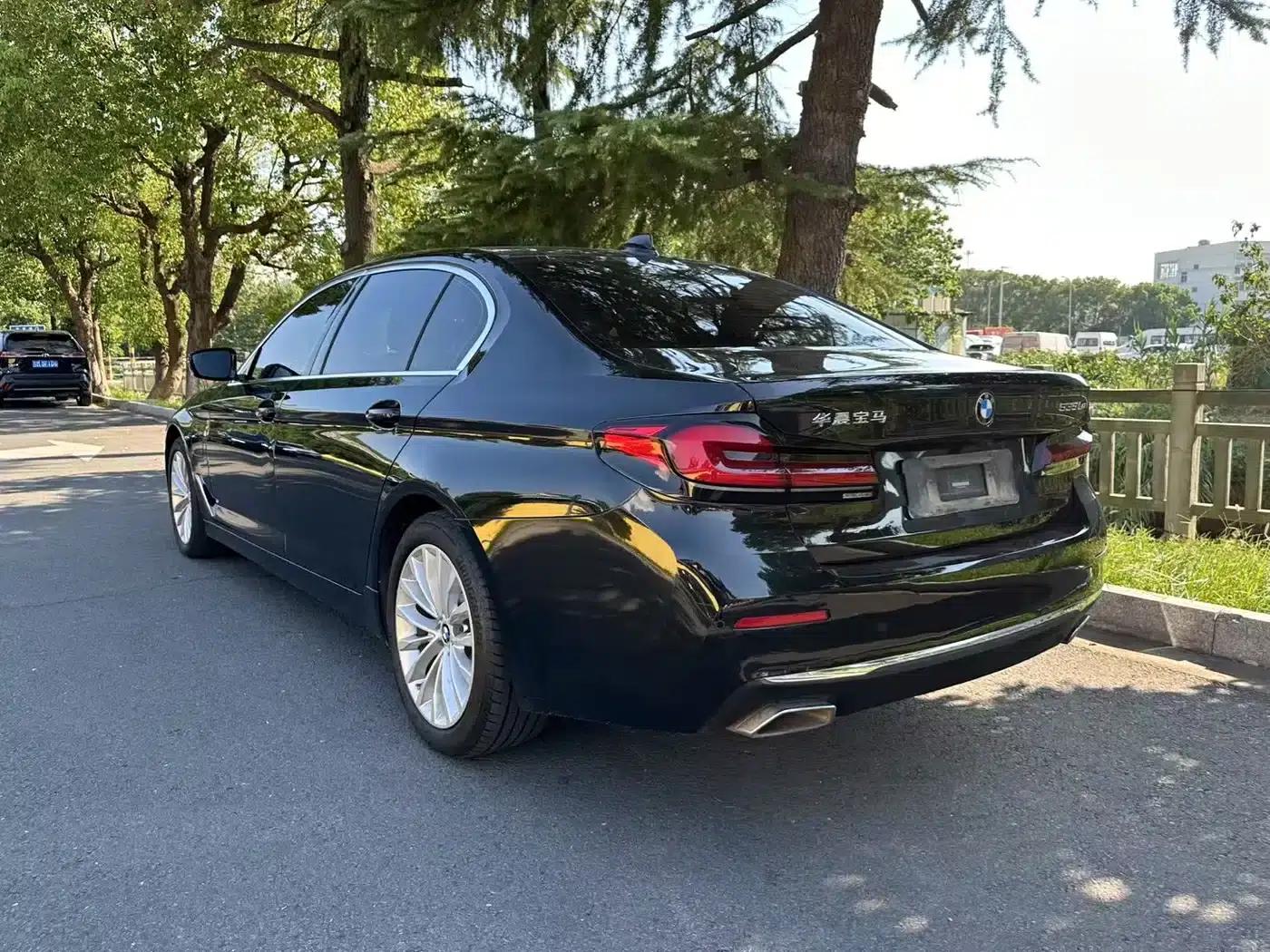 BMW 5 Series PHEV 2021 535Le M Sport Package — миниатюра 5