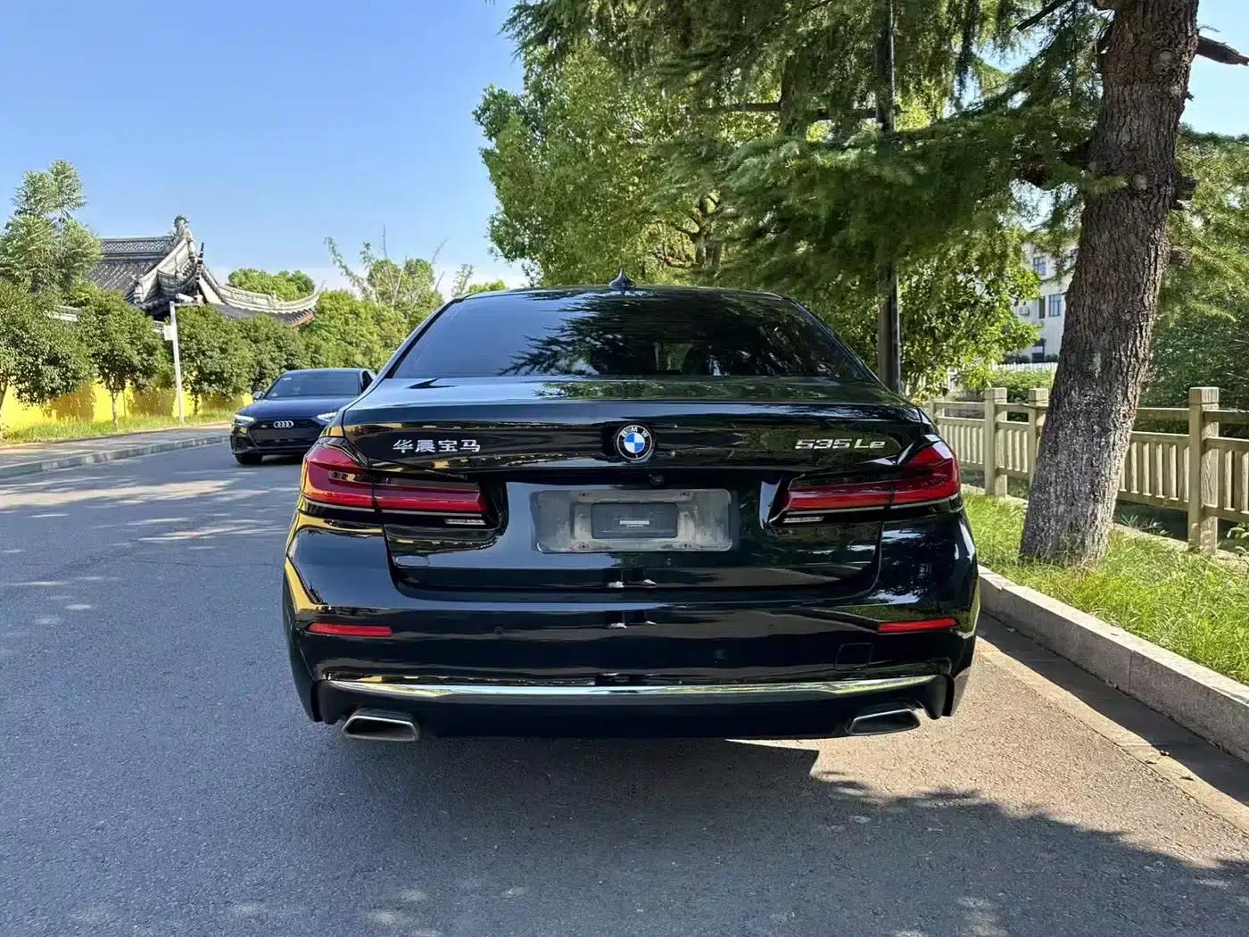 BMW 5 Series PHEV 2021 535Le M Sport Package — миниатюра 6