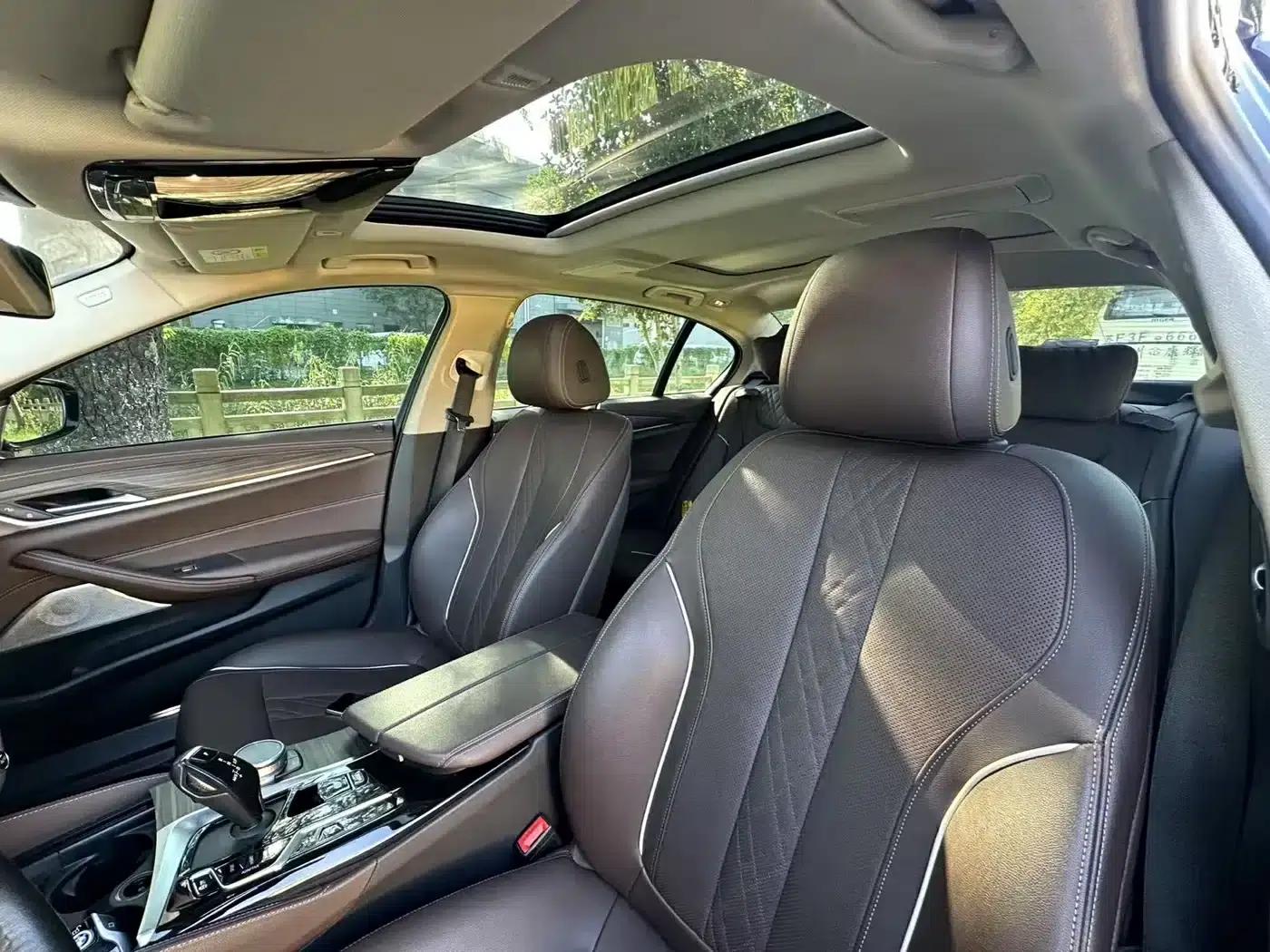 BMW 5 Series PHEV 2021 535Le M Sport Package — миниатюра 10