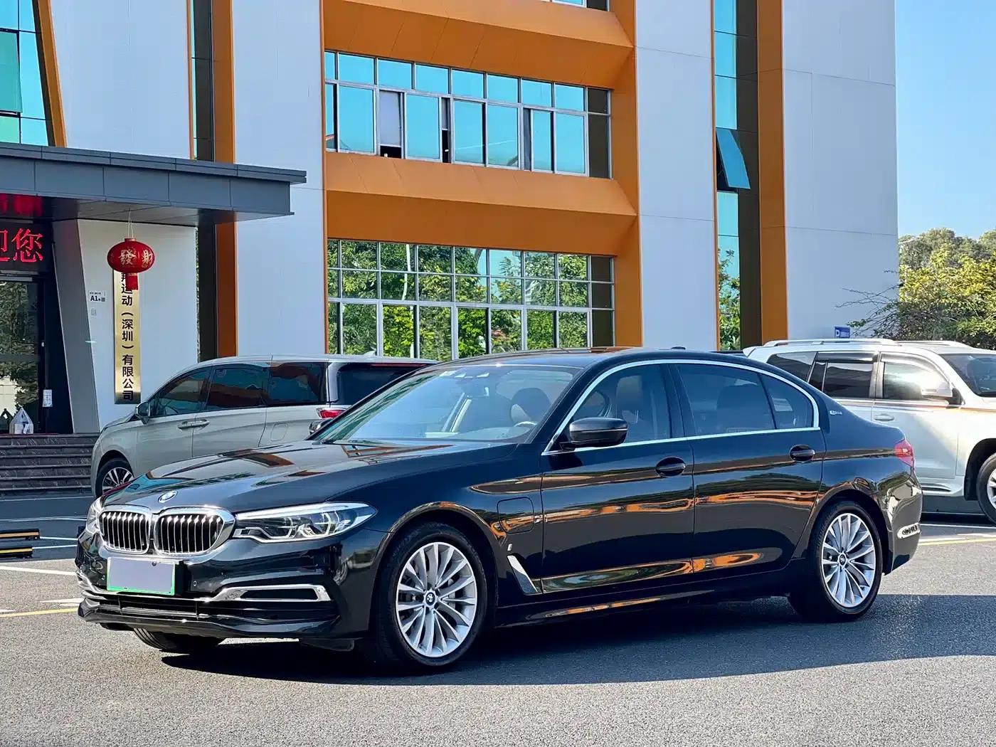 BMW 5 Series PHEV 2019 Facelift 530Le Luxury Package — миниатюра 1
