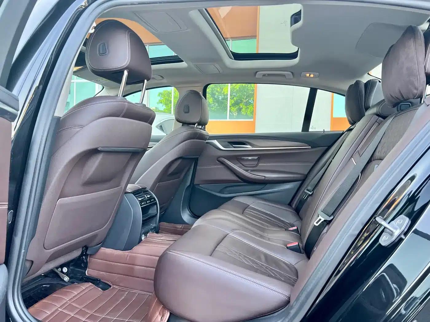 BMW 5 Series PHEV 2019 Facelift 530Le Luxury Package — миниатюра 11