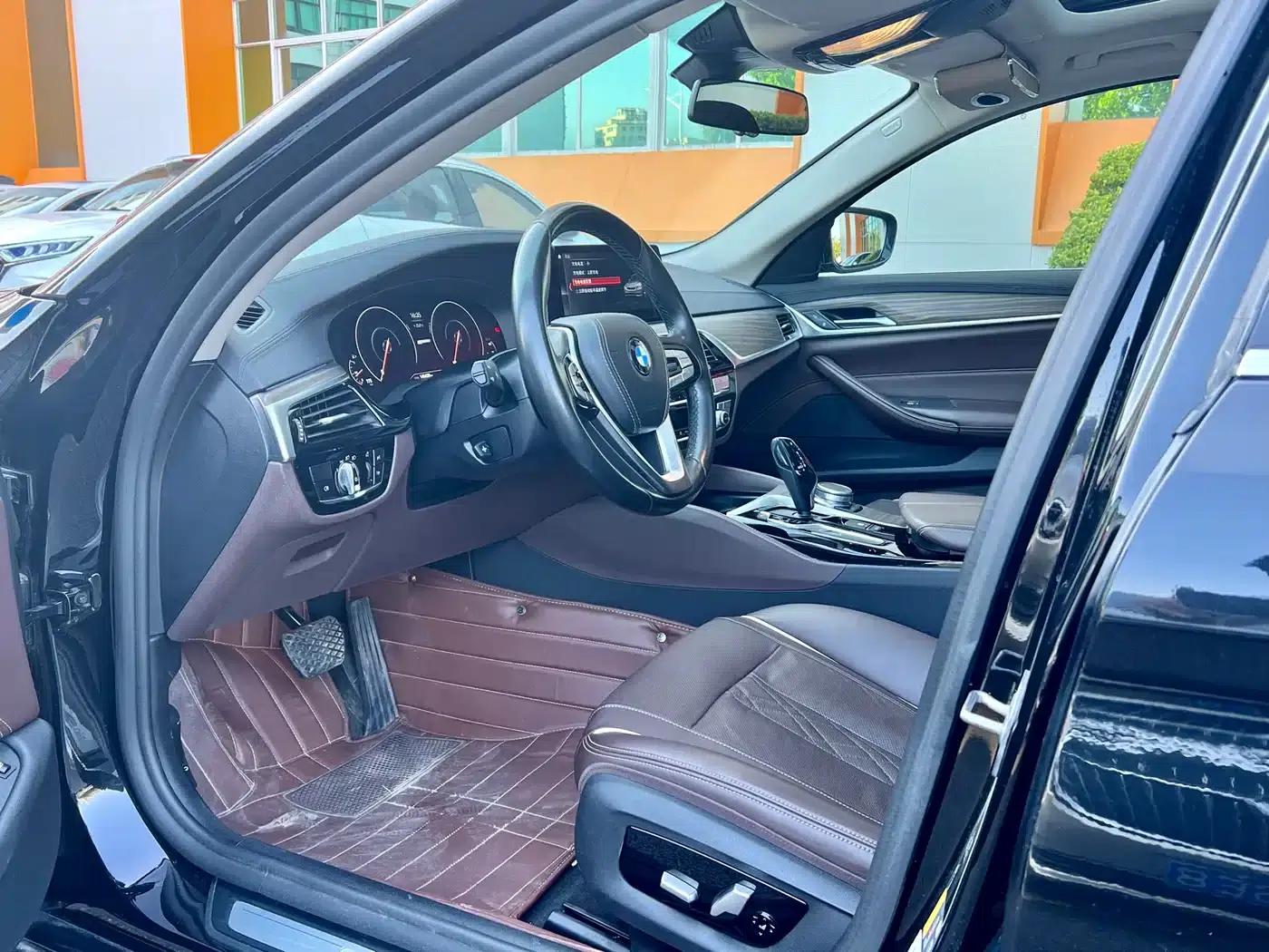 BMW 5 Series PHEV 2019 Facelift 530Le Luxury Package — миниатюра 4